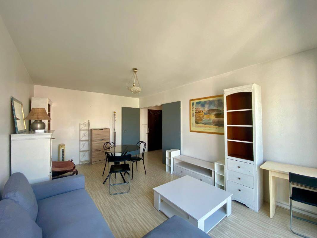 Appartement 2 pièces 45 m² · à Paris 17ème Arrondissement · 45,4 m² · 1 386 €