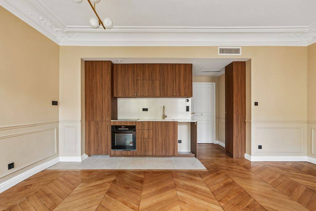 Appartement 3 pièces 71 m² · à Paris 8ème Arrondissement · 70,9 m² · 1 380 000 €