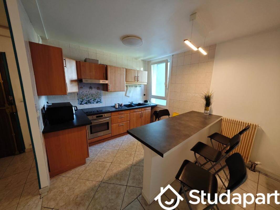 1 pièce 9 m² · à Évry-Courcouronnes · 9 m² · 490 €/mois