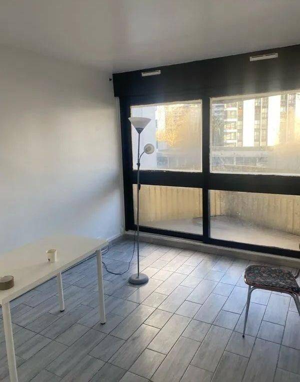 Appartement 5 pièces 90 m² · à Grigny · 90 m² · 430 €
