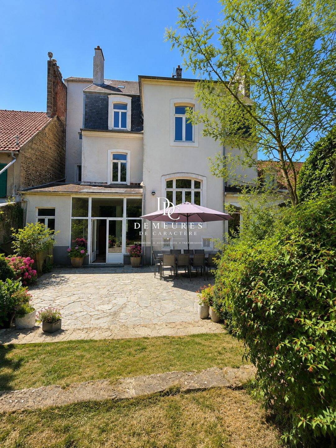 Maison 14 pièces 399 m² · à Saint-Léonard · 399 m² · 585 000 €