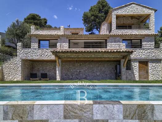 Villa à vendre 3 800 000 € 7 pièces 4 chambres 233,7 m² 11 041 m² de terrain Saint-Paul-de-Vence 06570