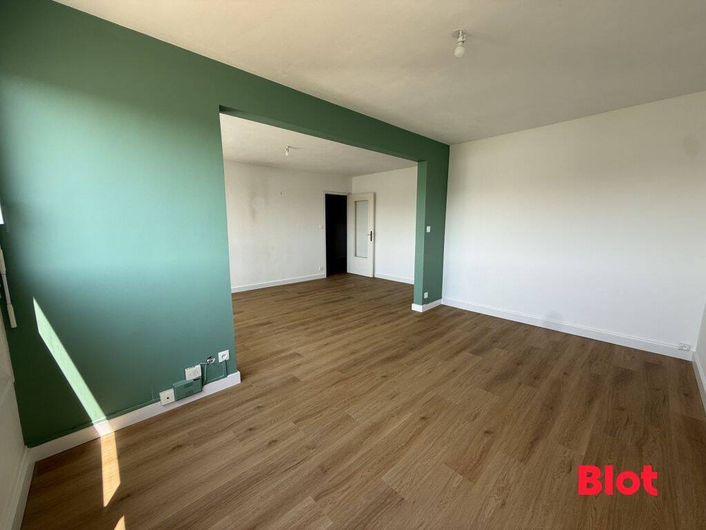 A LOUER / RENNES - BOURG L'EVEQUE - T5 3CH. 103.81m² - 1190EUR C — 1