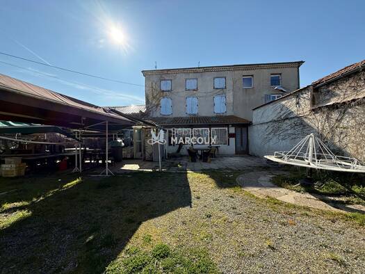 Maison à vendre 235 000 € 6 pièces 3 chambres 282 m² 12 164 m² de terrain Sury-le-Comtal 42450