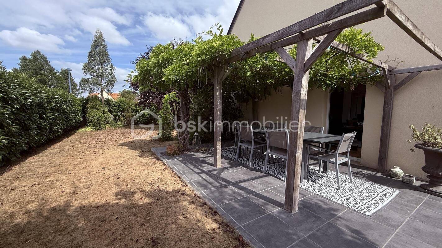 Maison 6 pièces 120 m² · à Frénouville · 120 m² · 290 000 €