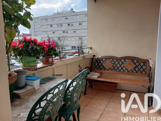Appartement en viager 14 500 € 3 pièces 2 chambres 67 m² Étage 1/10 Pres Saint Jean Lac Chalon-sur-Saône 71100