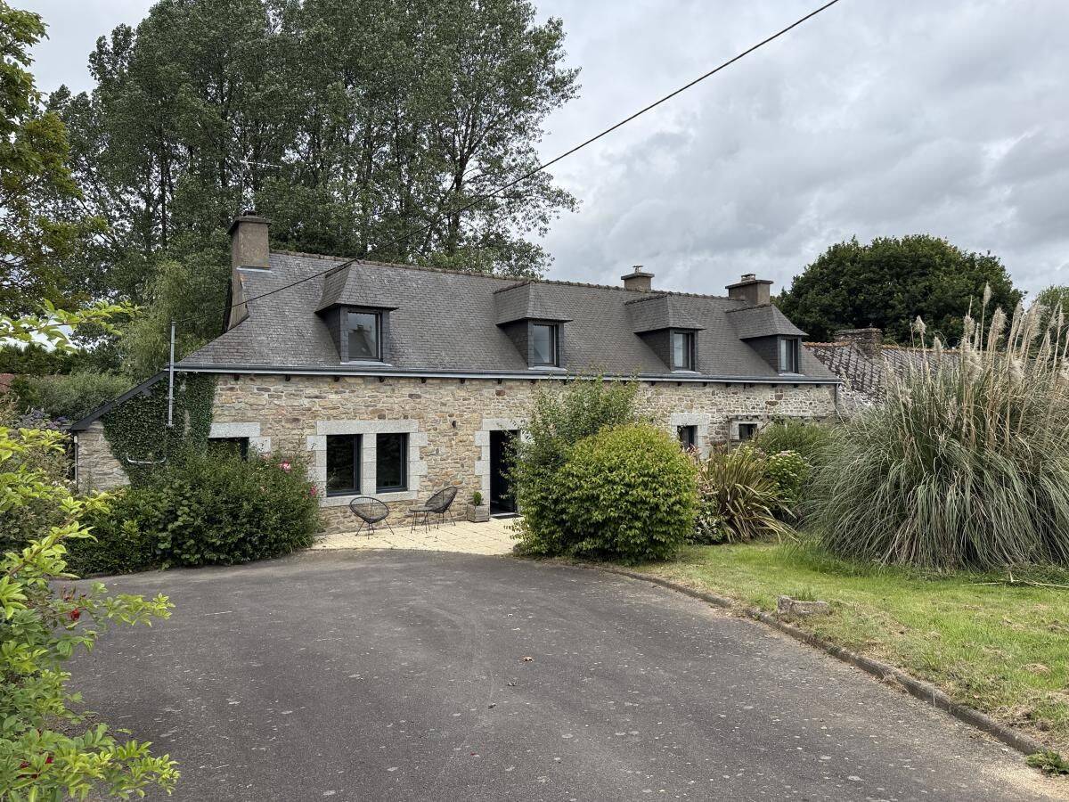 Maison 151 m² · à Plouguenast-Langast · 150,6 m² · 291 256 €