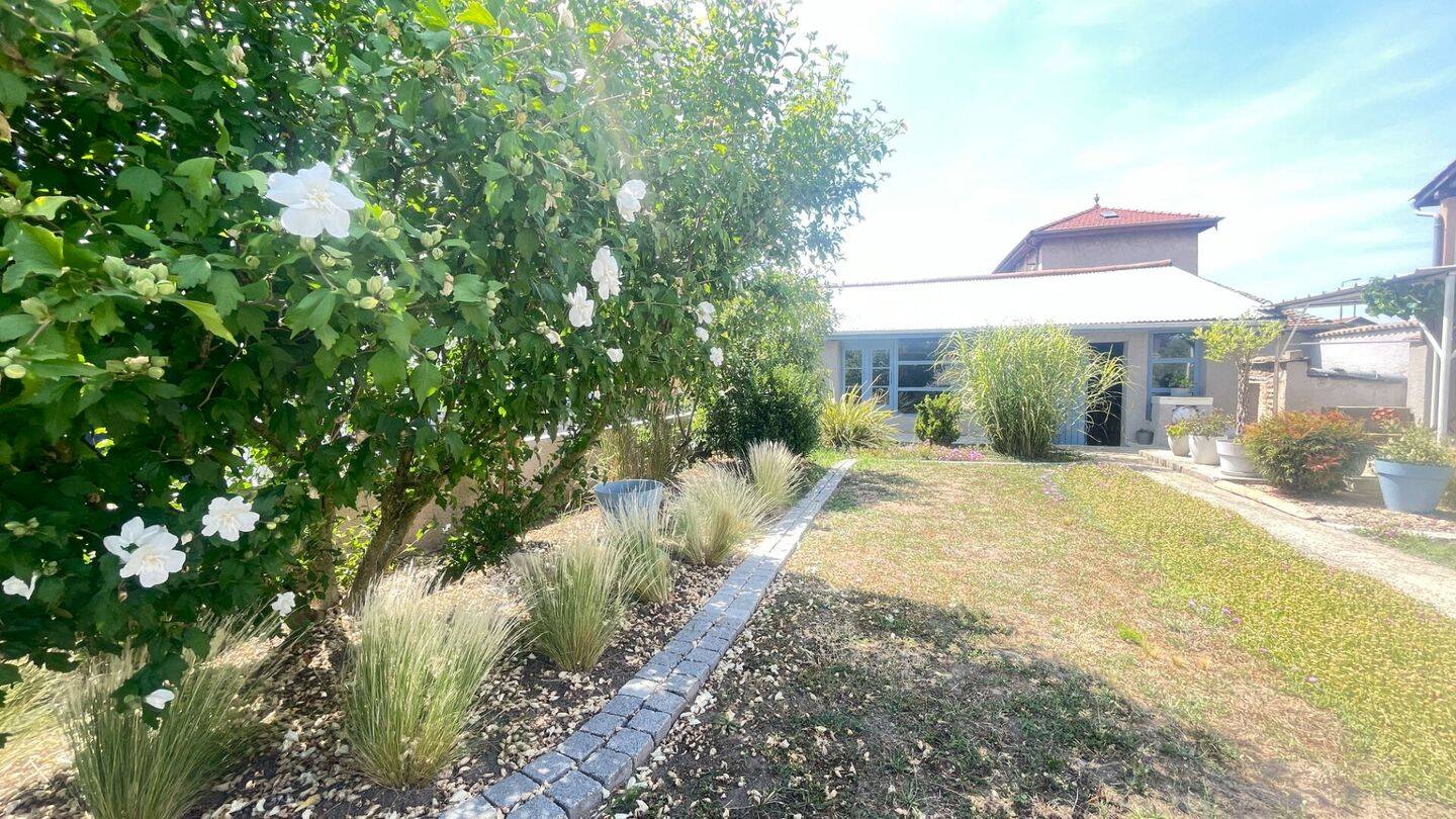 Maison 3 pièces 105 m² · à Auberives-sur-Varèze · 105 m² · 267 000 €