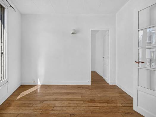 Appartement à vendre 289 000 € 2 pièces 1 chambre 31 m² Étage 5/5 Clignancourt-Jules Joffrin Paris 18ème arrondissement 75018