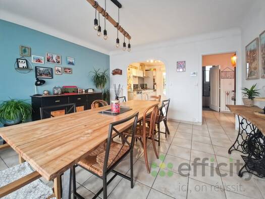 Maison de ville à vendre 240 000 € 6 pièces 4 chambres 98 m² 744 m² de terrain Heuzé-Riffaudières Le Mans 72000