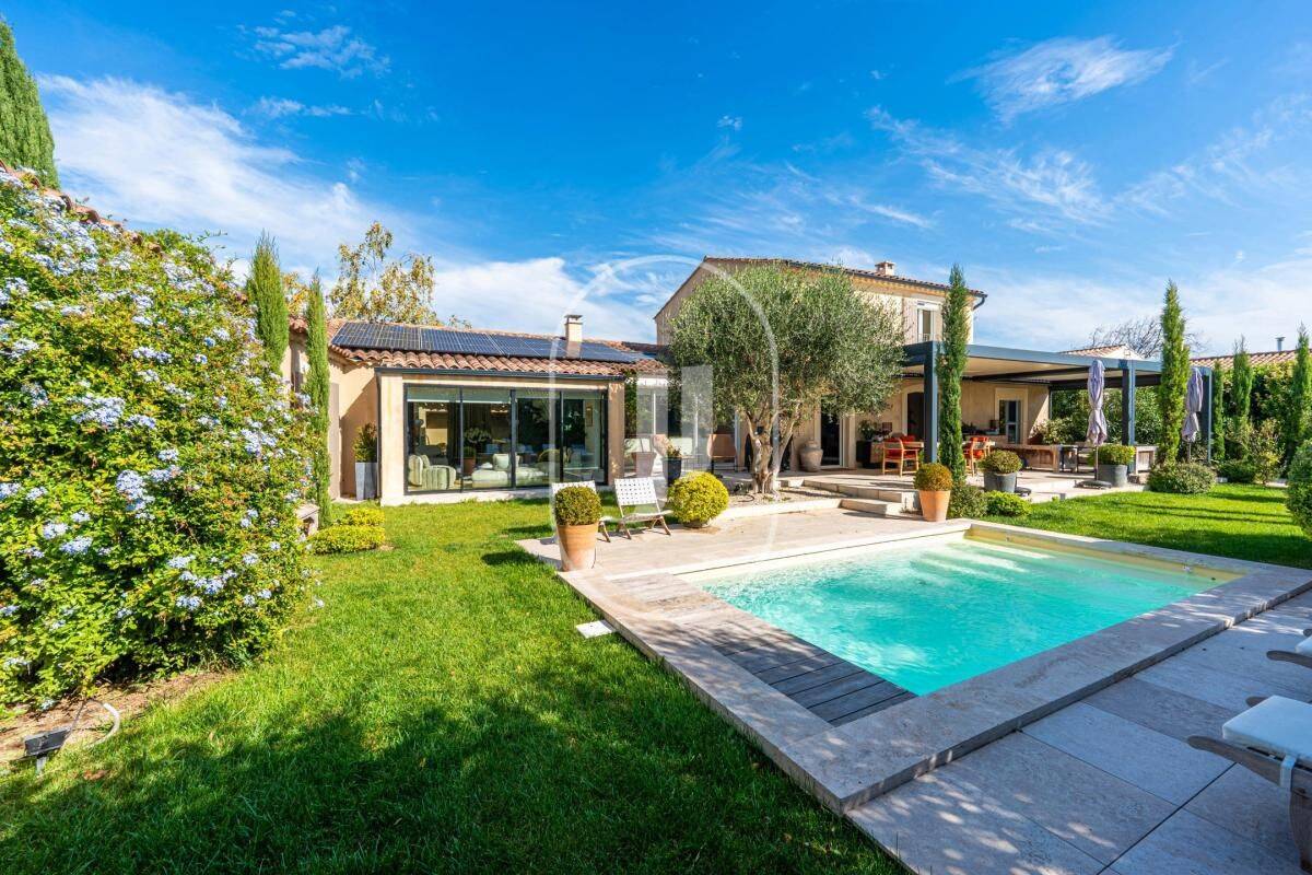 Maison 7 pièces 240 m² · à Maussane-les-Alpilles · 240 m² · 1 395 000 €