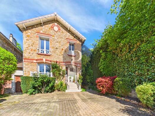 Maison à vendre 885 000 € 7 pièces 3 chambres 127,3 m² 491 m² de terrain Hôtel de Ville Verrières-le-Buisson 91370