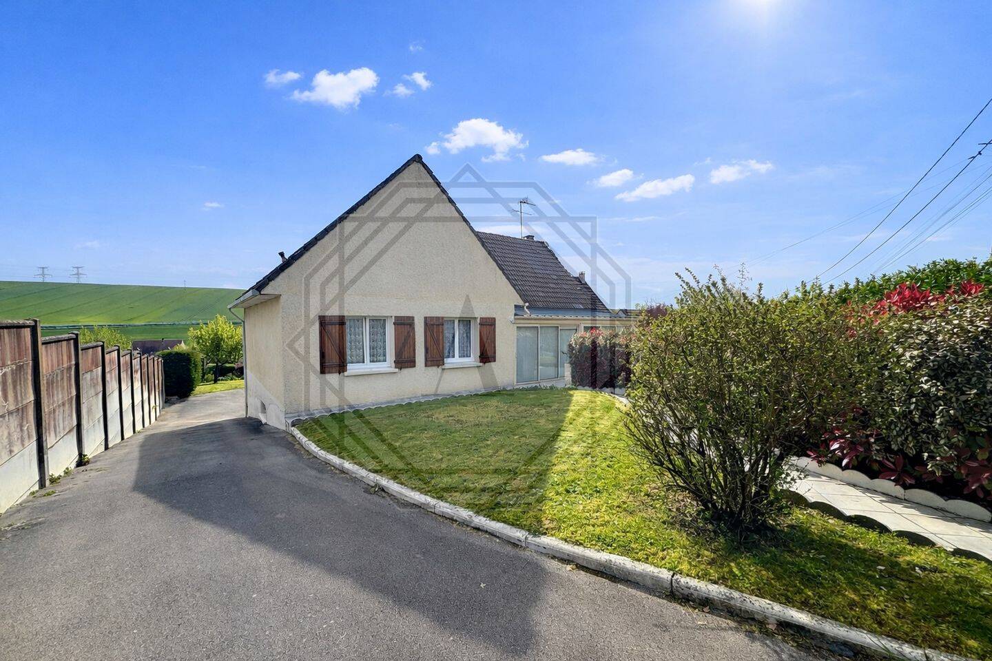 Maison 6 pièces 114 m² · à Puiseux-le-Hauberger · 113,8 m² · 353 000 €