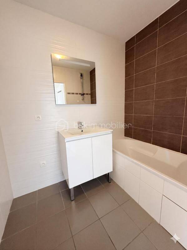Appartement 3 pièces 66 m² · à Échirolles · 66,4 m² · 182 000 €