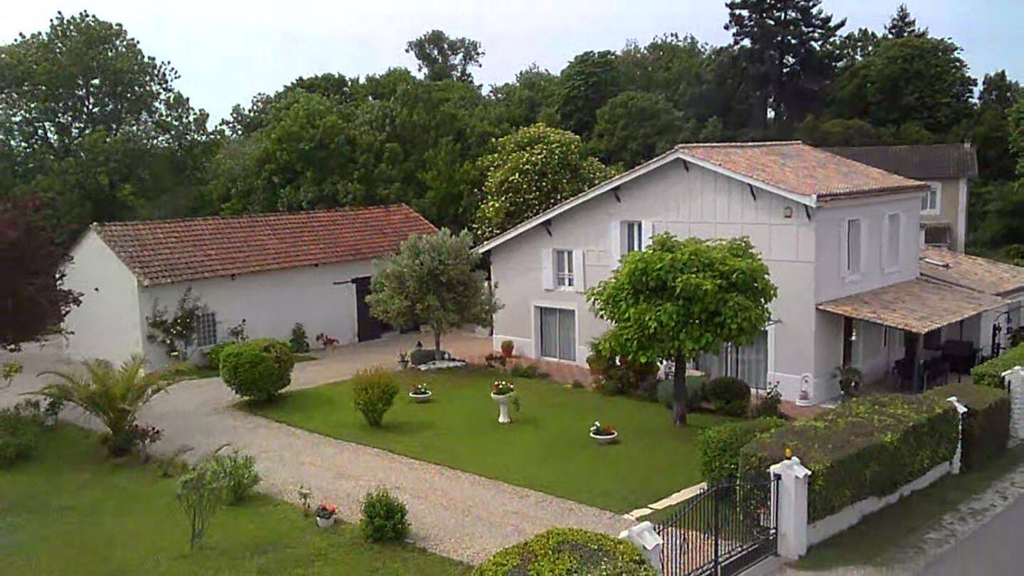 Maison 6 pièces 185 m² · à Cars · 185 m² · 284 850 €