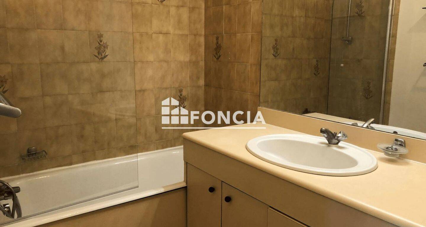 Appartement 3 pièces 67 m² · à Puteaux · 66,5 m² · 1 393 €