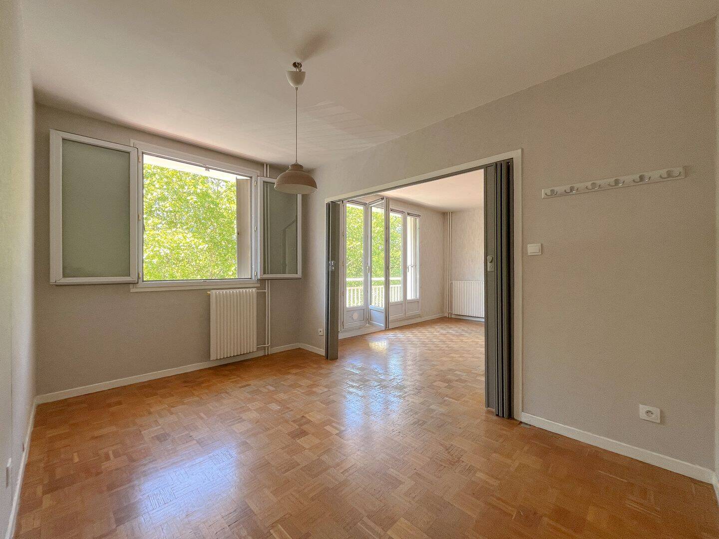 Appartement 4 pièces 75 m² · à Le Pont-de-Claix · 74,7 m² · 120 000 €