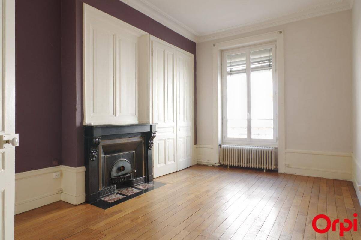 Appartement 1 pièce 47 m² · à Lyon 7ème Arrondissement · 46,8 m² · 655 €
