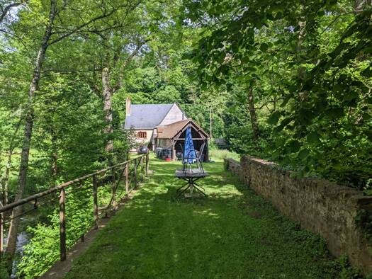 Maison à vendre 364 000 € 8 pièces 3 chambres 214 m² 48 730 m² de terrain Viré-en-Champagne 72350