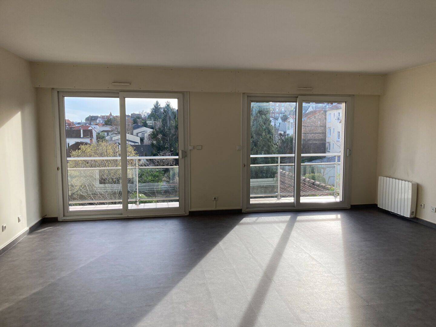 Appartement 4 pièces 100 m² · à Suresnes · 100 m² · 2 000 €