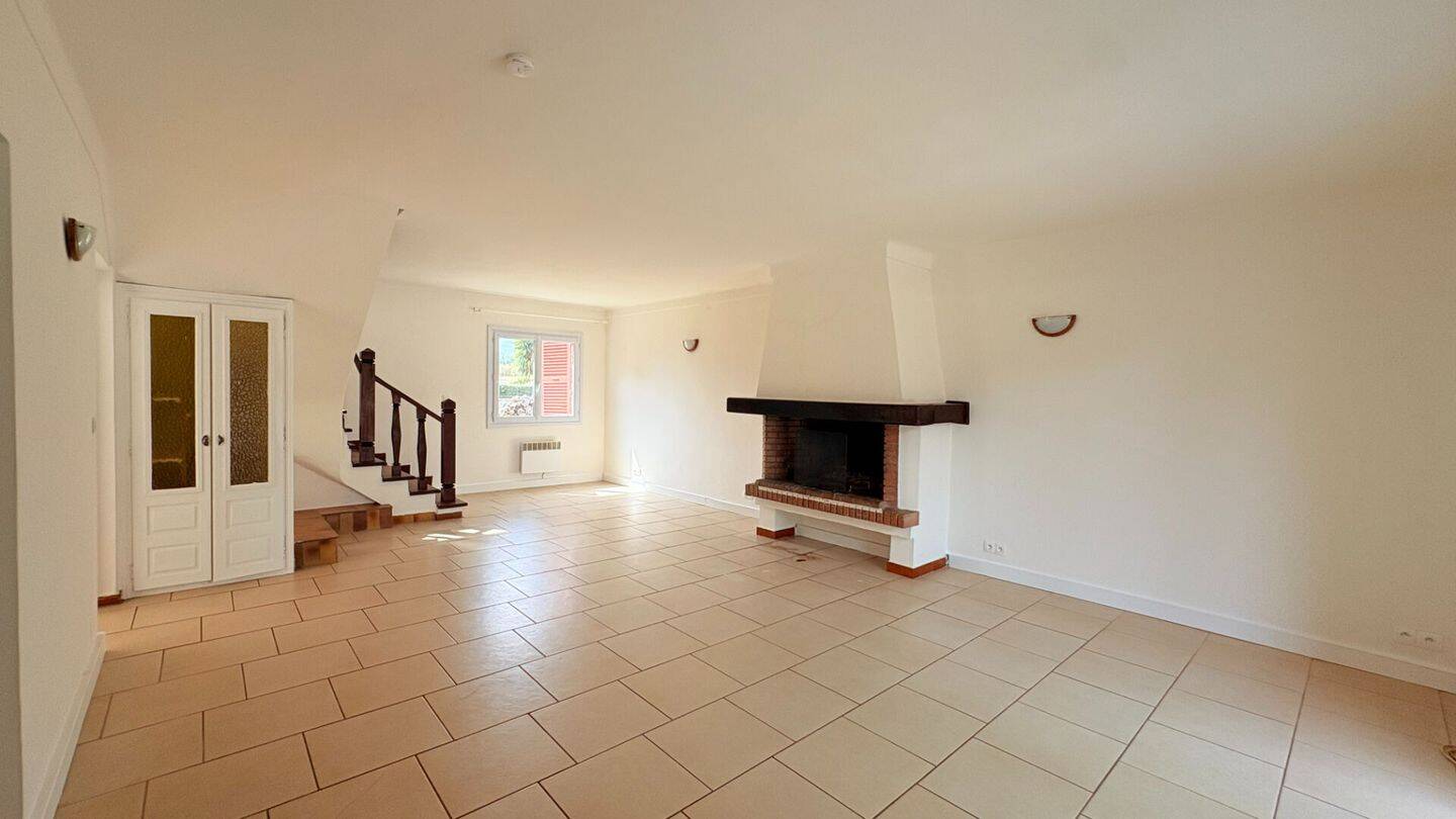 Maison 4 pièces 119 m² · à Borgo · 119 m² · 1 295 €/mois