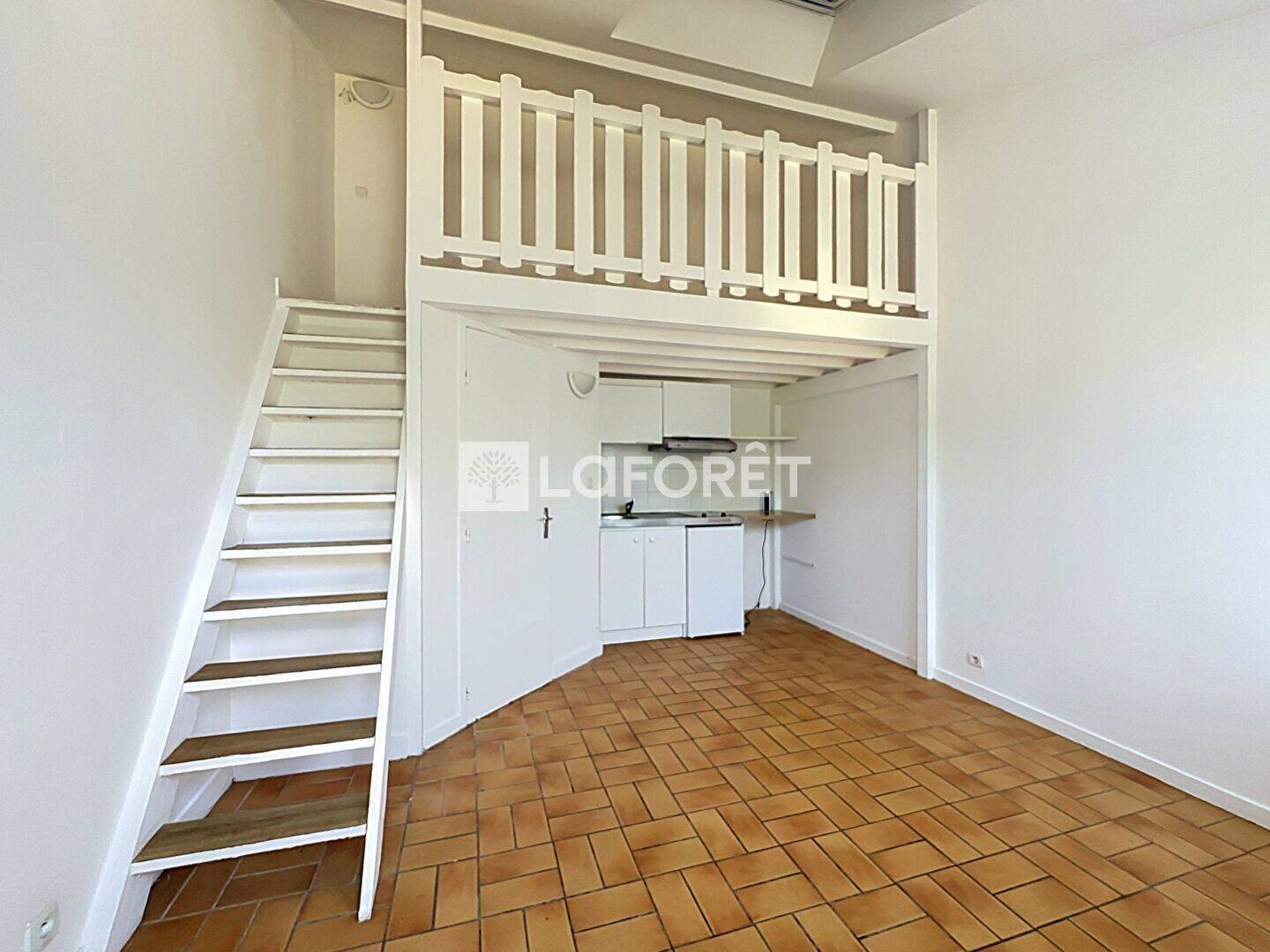 Appartement 1 pièce 17 m² · à Moissy-Cramayel · 17 m² · 615 €/mois
