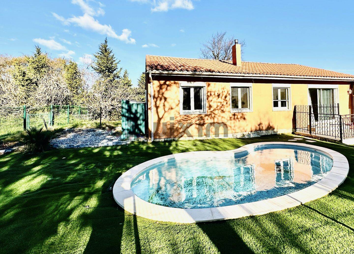 Maison 5 pièces 130 m² · à Laudun-l'Ardoise · 130 m² · 329 000 €