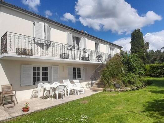 Maison à vendre 266 000 € 7 pièces 5 chambres 170 m² 2 657 m² de terrain Sainte Pezenne Niort 79000
