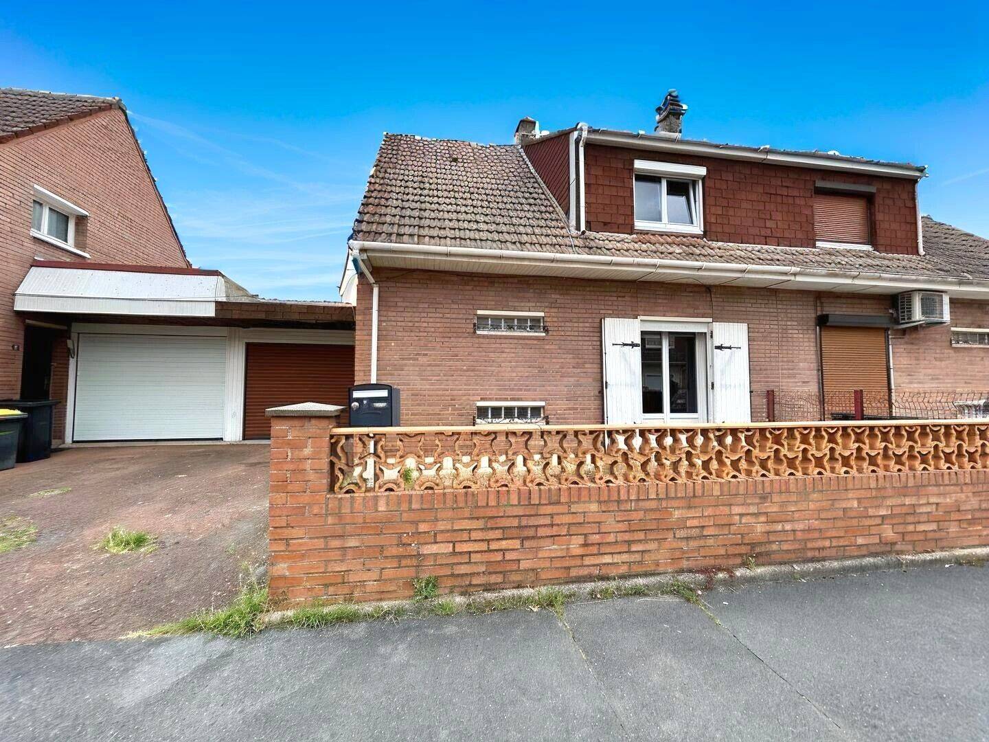 Maison 7 pièces 100 m² · à Hénin-Beaumont · 100 m² · 155 000 €