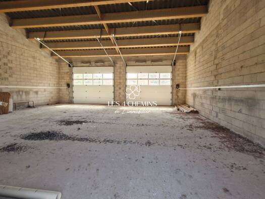 Parking à louer 941 € 110 m² Exterieur Trets 13530