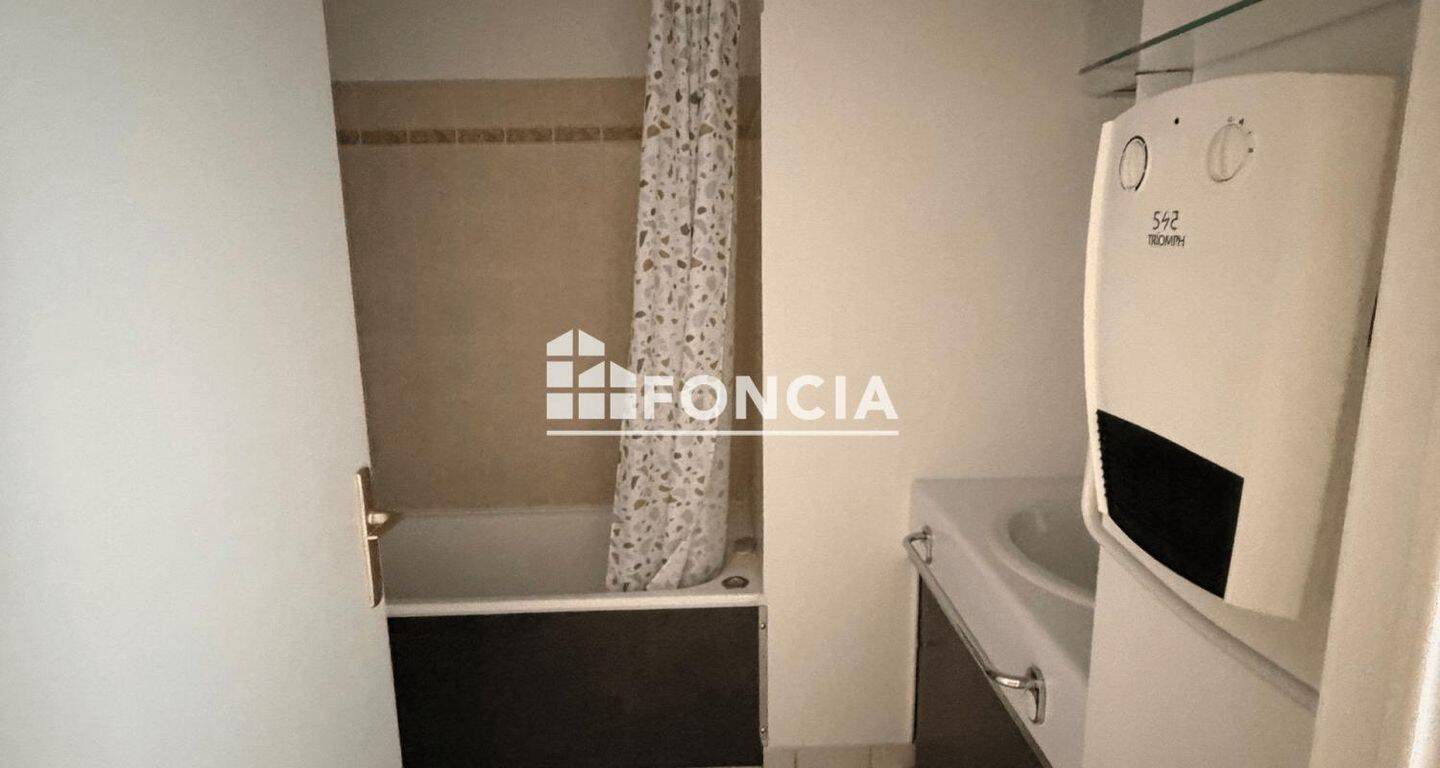 Appartement 1 pièce 33 m² · à Chelles · 32,6 m² · 728 €