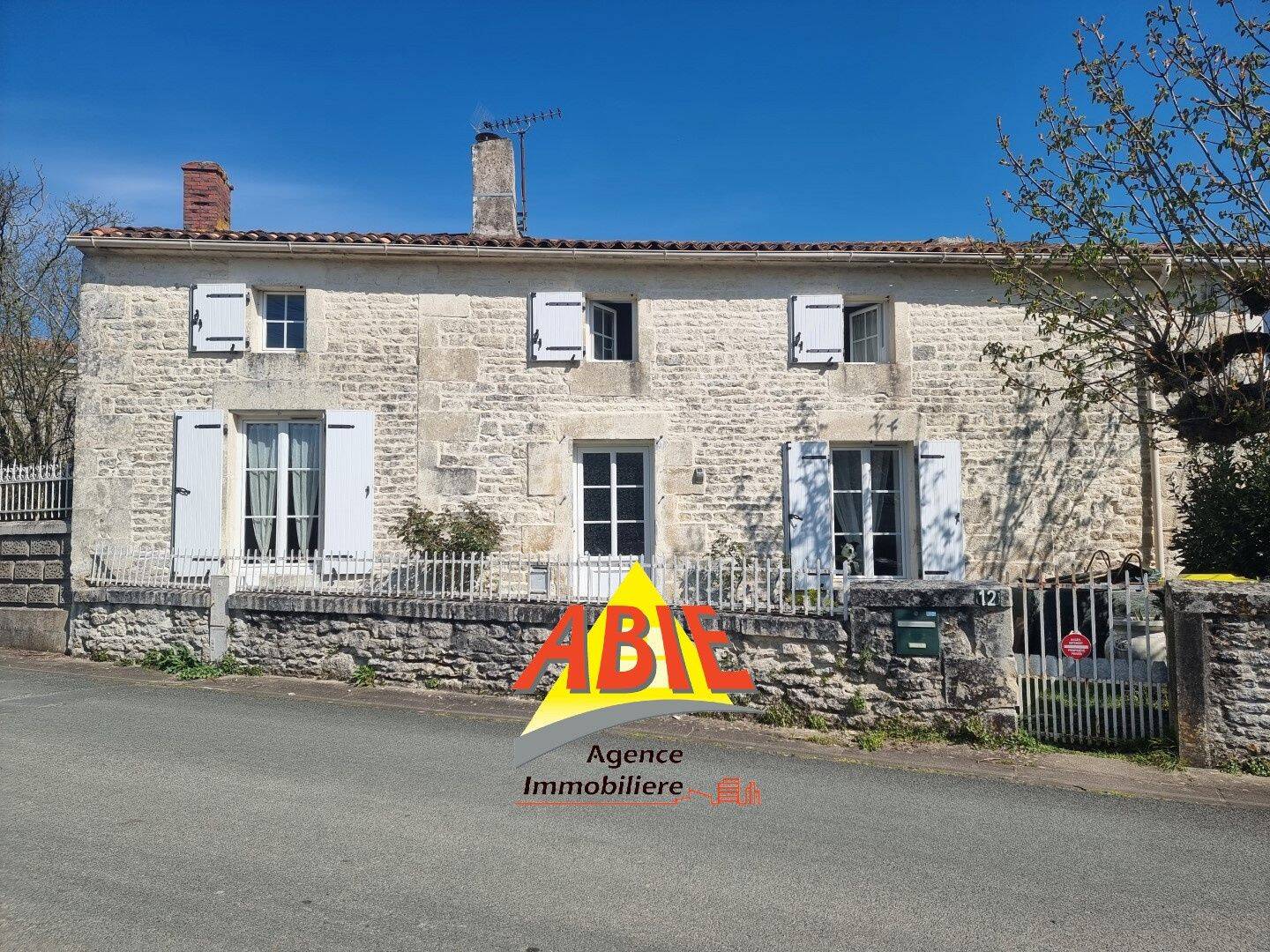 Maison 5 pièces 119 m² · à Benet · 119 m² · 169 600 €