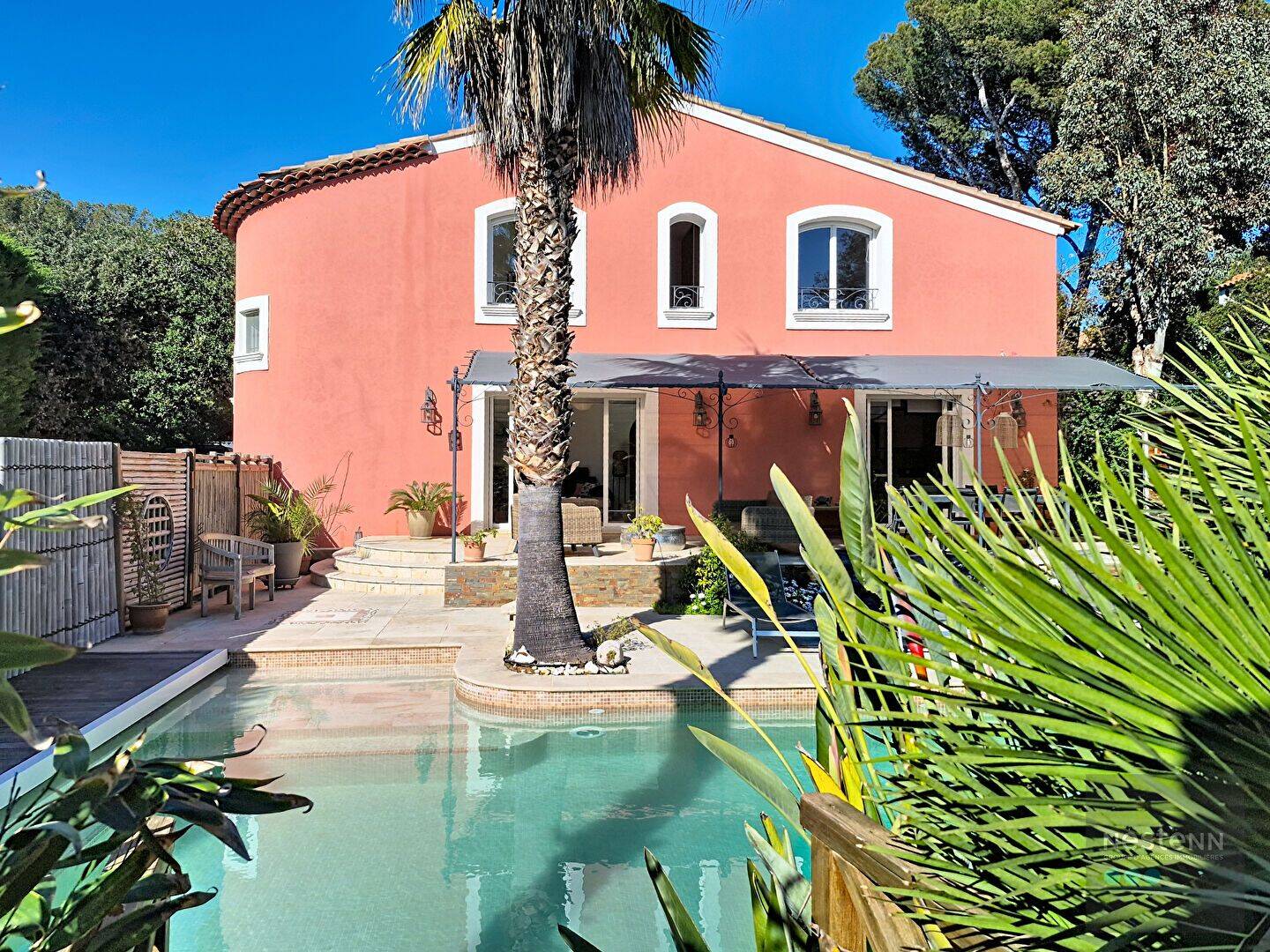 Maison 5 pièces 157 m² · à Six-Fours-les-Plages · 156,7 m² · 1 350 000 €