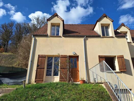 Maison à louer 885 € 5 pièces 4 chambres 110 m² Deux Rivières 89460