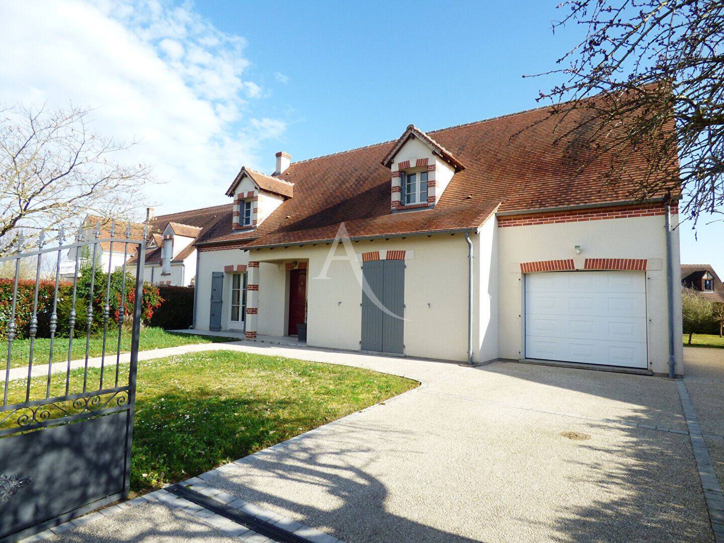 Maison 6 pièces 171 m² · à Jargeau · 171 m² · 329 700 €