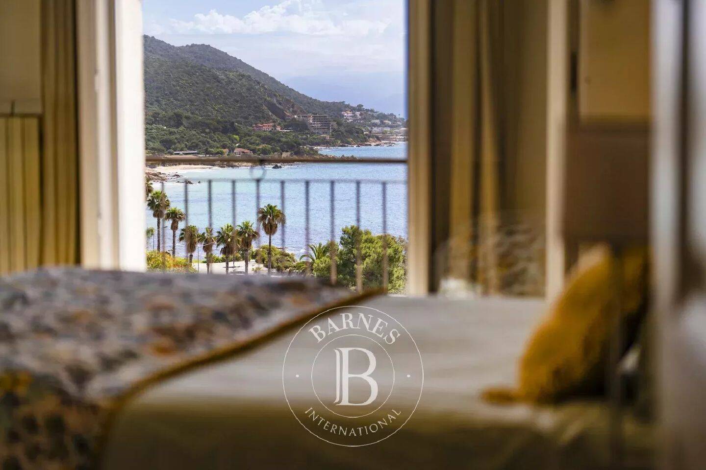 Maison 9 pièces 244 m² · à Ajaccio · 244,2 m² · 1 720 000 €