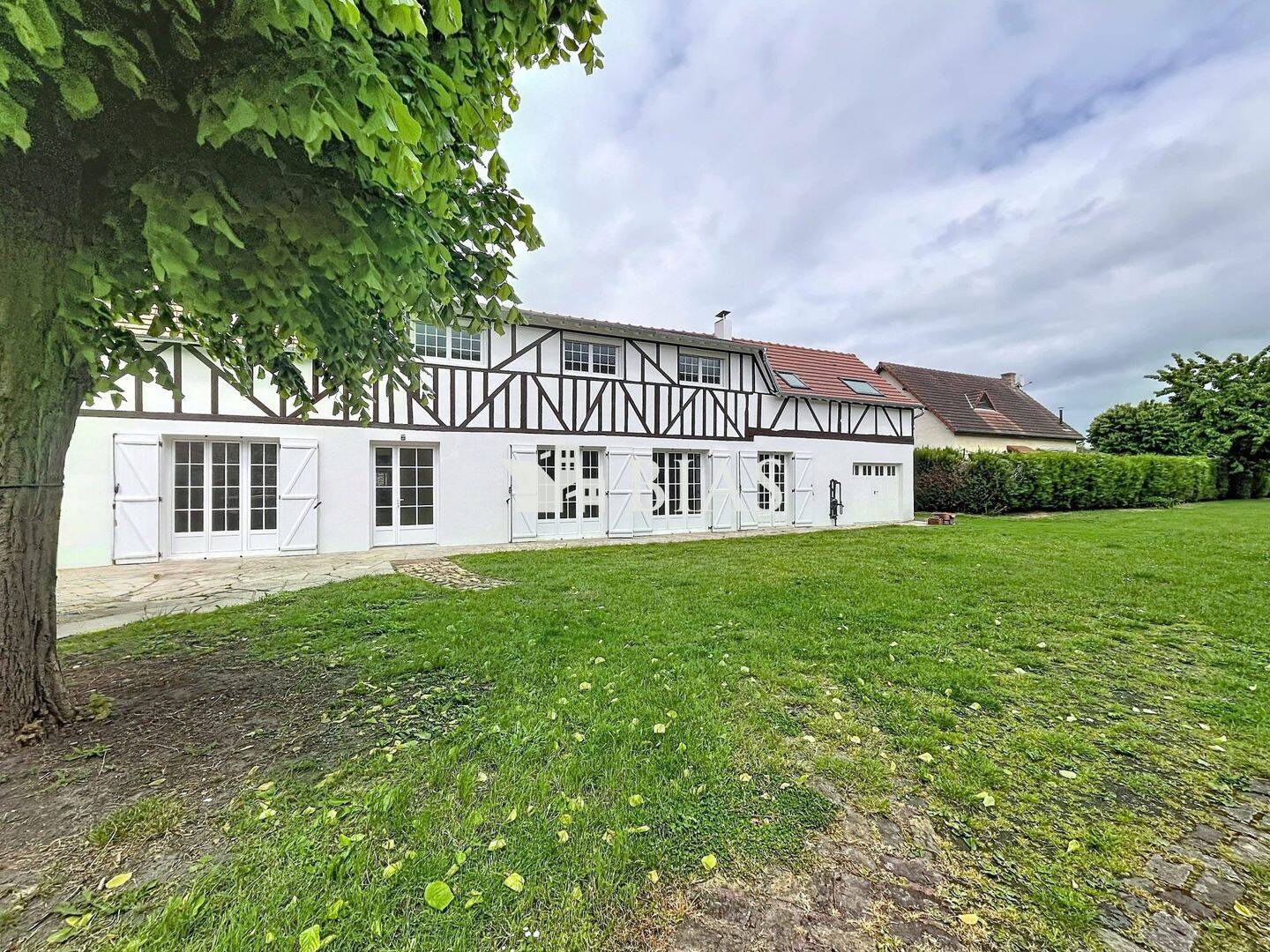 Maison 5 pièces 137 m² · à Saint-Pierre-lès-Elbeuf · 136,5 m² · 296 200 €