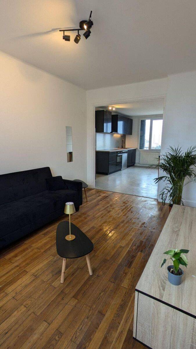 Appartement 4 pièces 74 m² · à Lyon 8ème Arrondissement · 74 m² · 1 290 €/mois