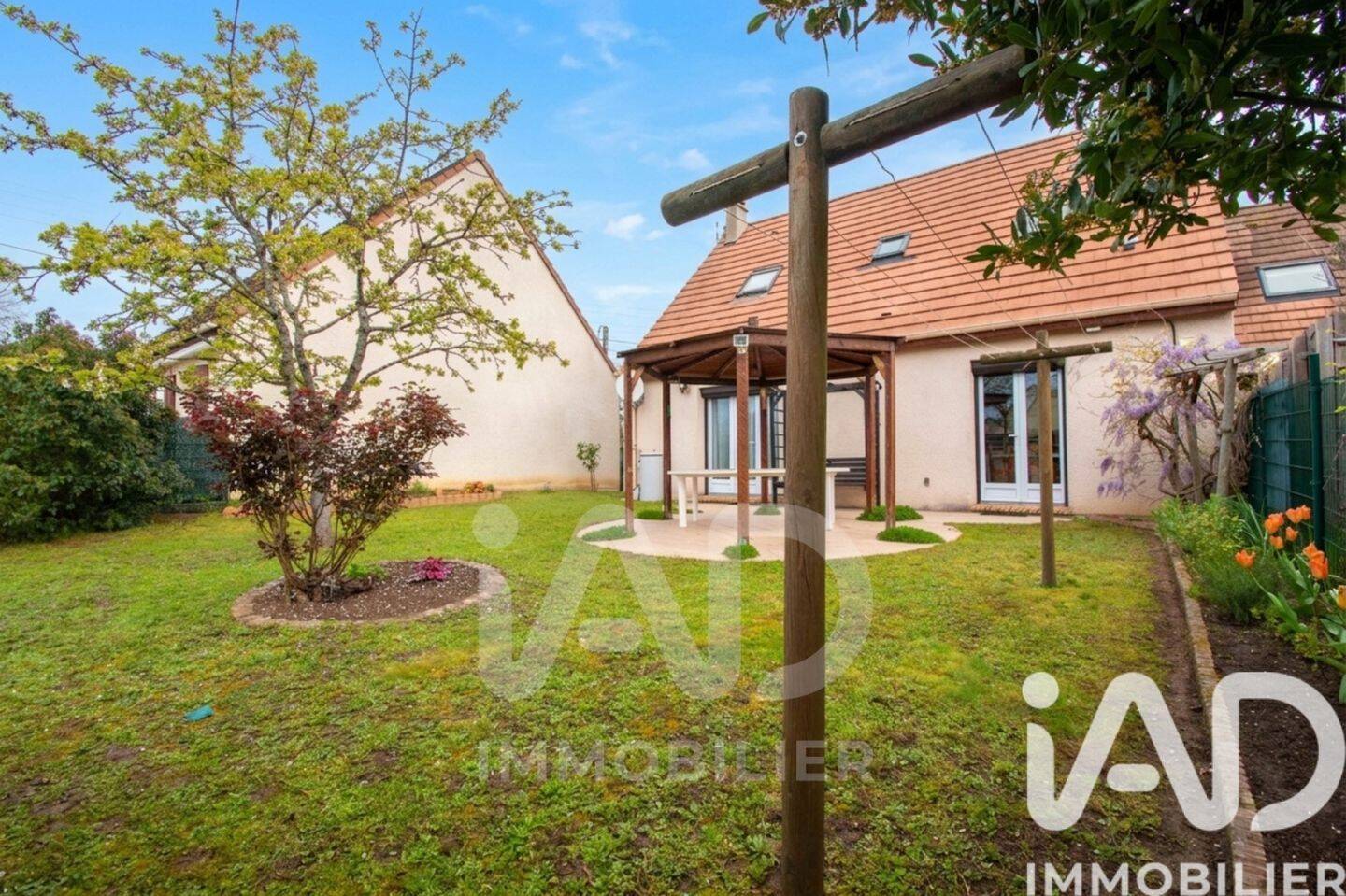 Maison 5 pièces 109 m² · à Épône · 109 m² · 349 000 €