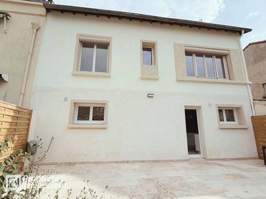 Maison à vendre 275 000 € 5 pièces 4 chambres 99 m² 132 m² de terrain Saint Ruf-Trillade Sud Avignon 84000