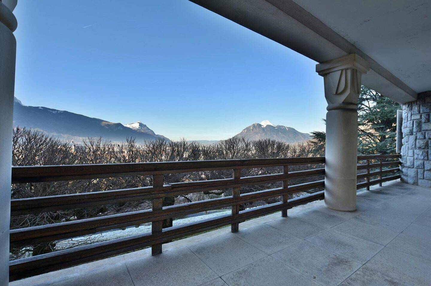 Maison 12 pièces 392 m² · à Cluses · 392 m² · 750 000 €