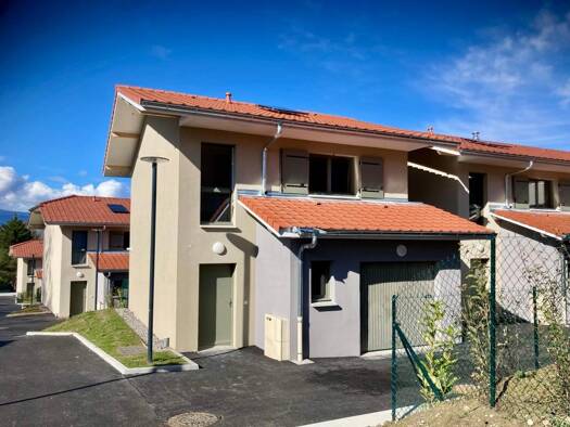 Maison à louer 1 950 € 4 pièces 3 chambres 87,1 m² Messery 74140