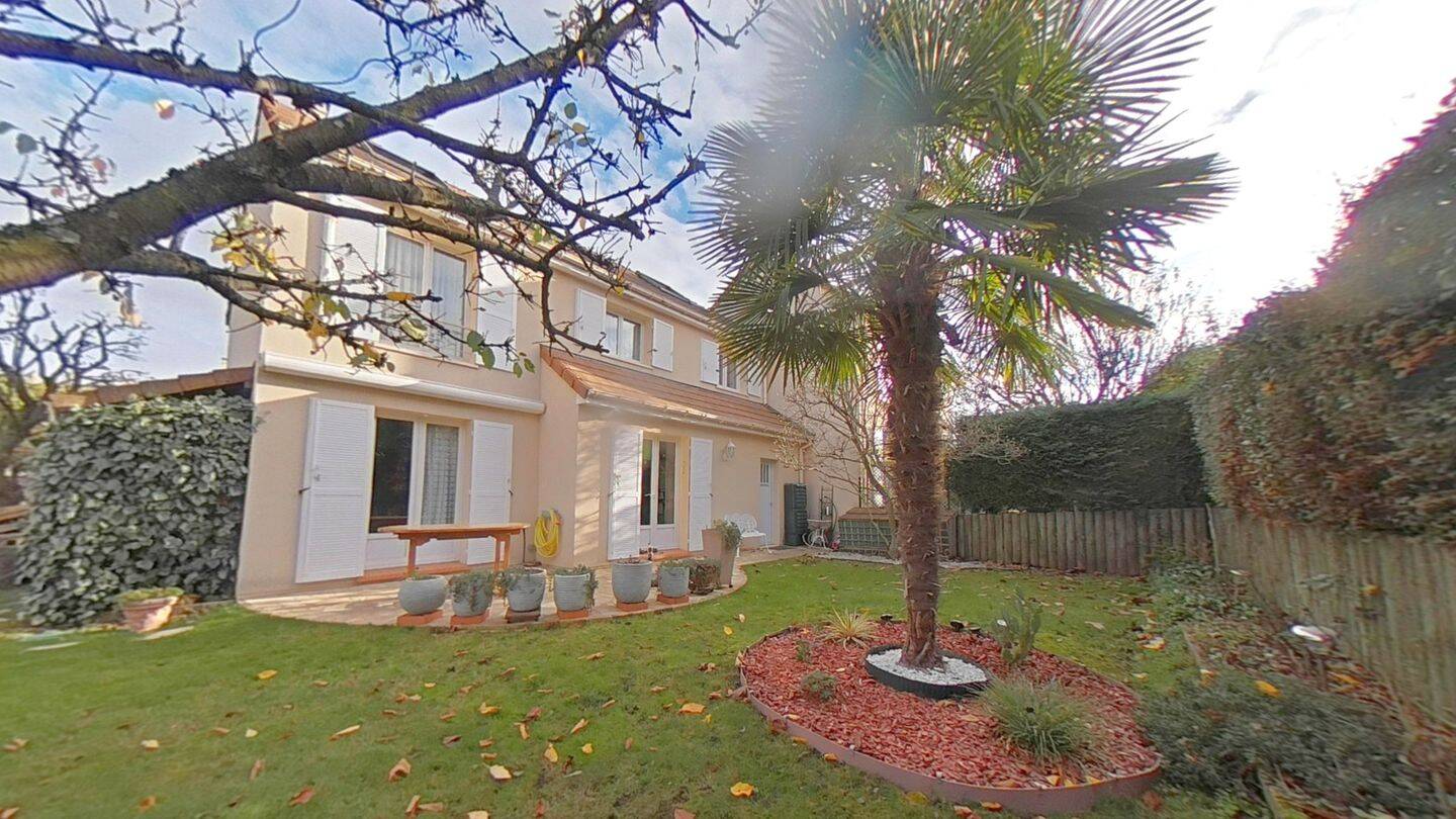 Maison 7 pièces 134 m² · à Carrières-sur-Seine · 134 m² · 755 000 €