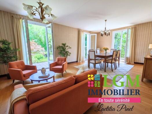 Maison à vendre 220 000 € 6 pièces 4 chambres 204 m² 2 527 m² de terrain Rural Nord et Rural Est Castres 81100