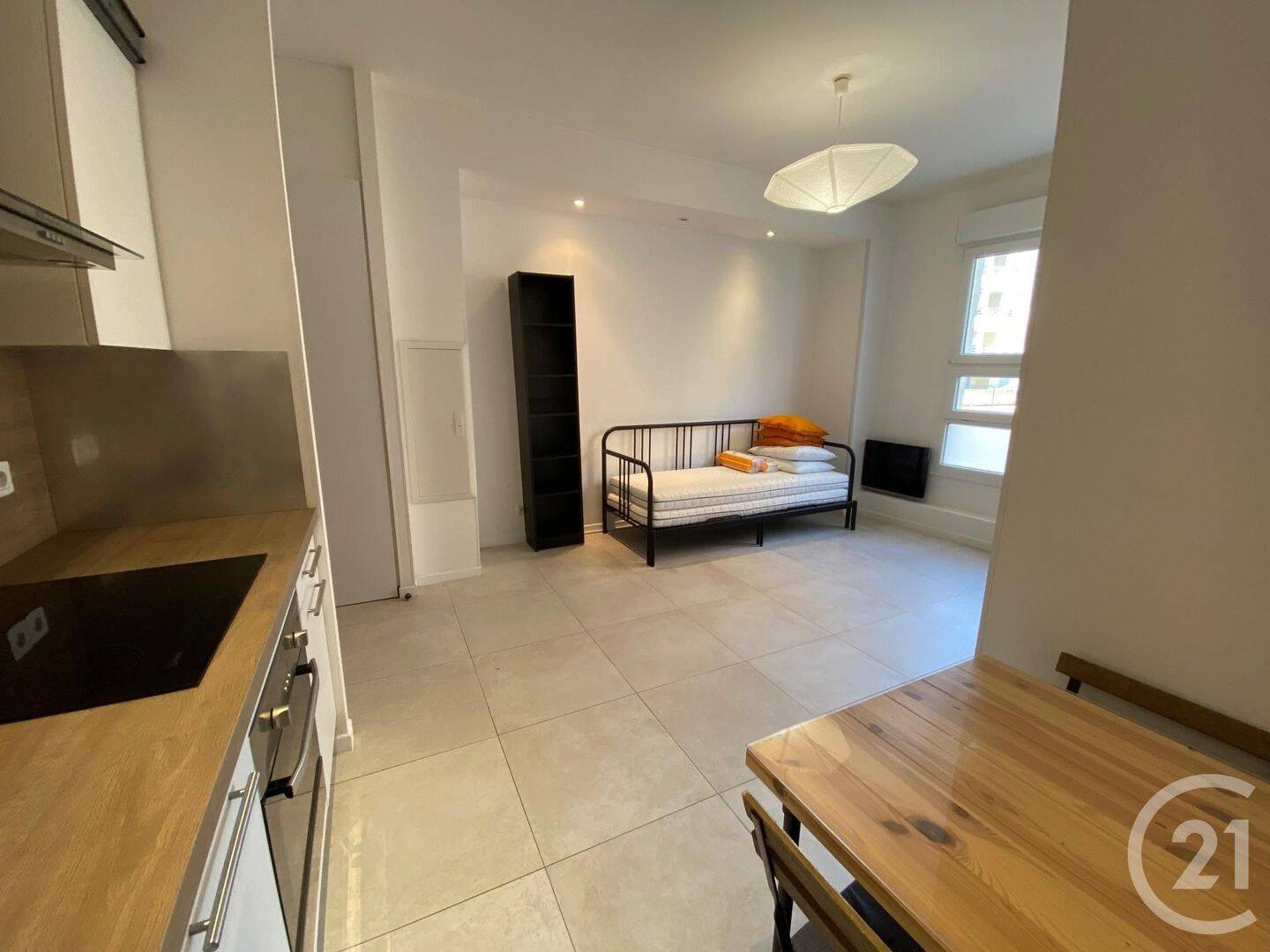 Appartement 1 pièce 24 m² · à Nice · 23,7 m² · 651 €