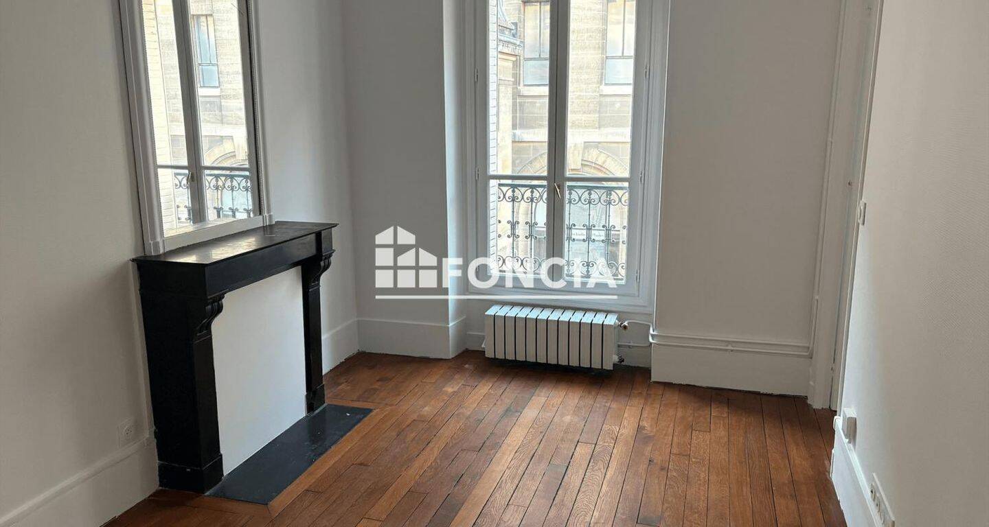 Appartement 2 pièces 42 m² · à Paris 5ème Arrondissement · 41,8 m² · 1 384 €/mois