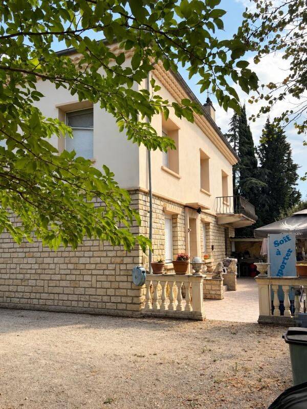 Maison 7 pièces 238 m² · à Bourg-Saint-Andéol · 238 m² · 441 000 €