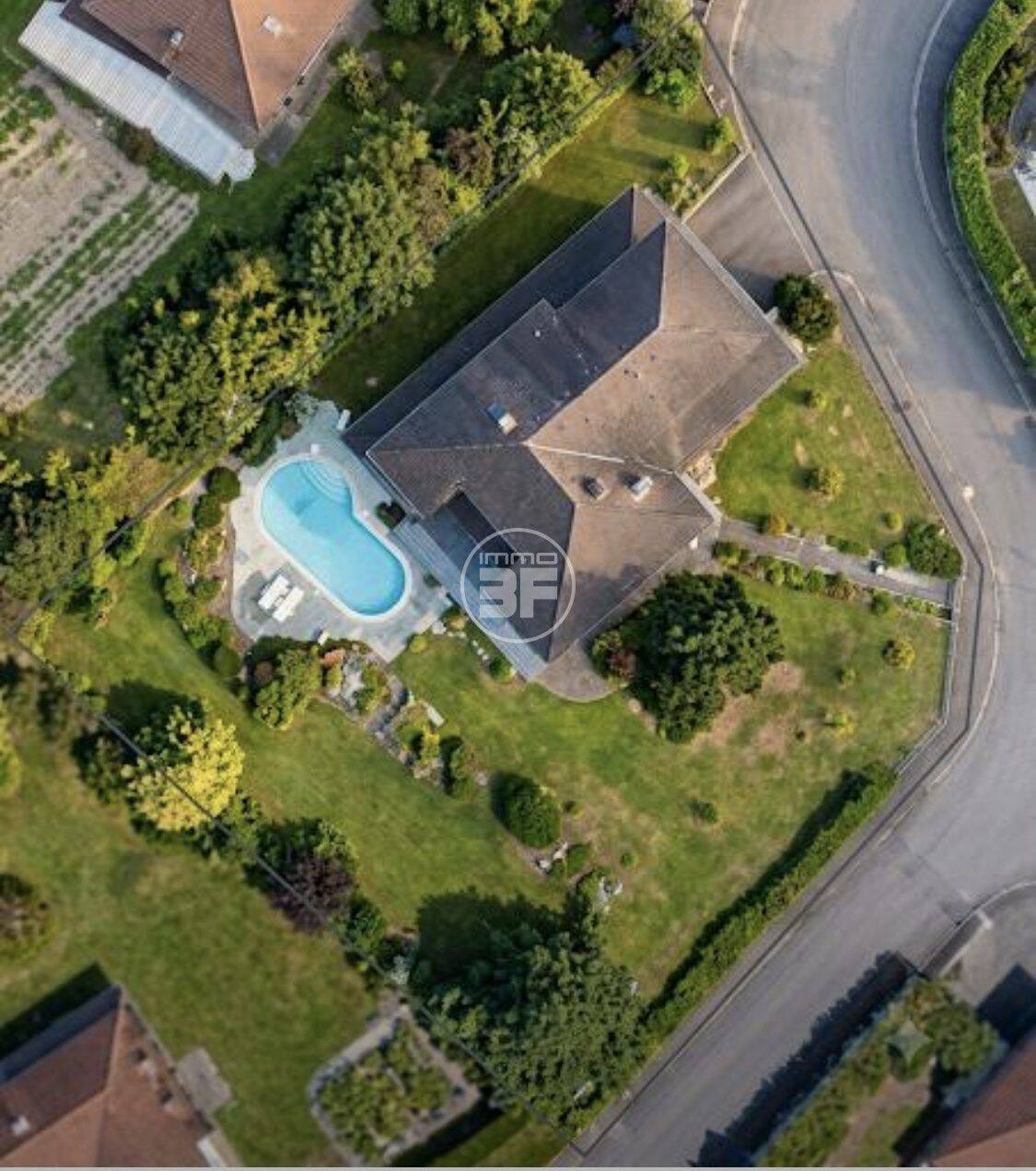 Maison 7 pièces 196 m² · à Hégenheim · 196 m² · 980 000 €
