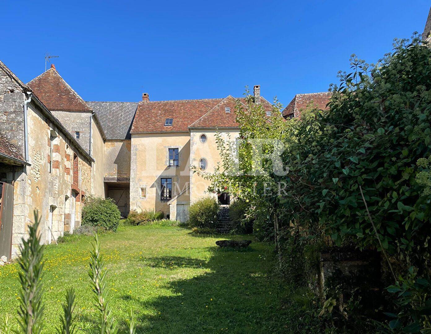 Maison 5 pièces 186 m² · à Mortagne-au-Perche · 185,6 m² · 400 000 €