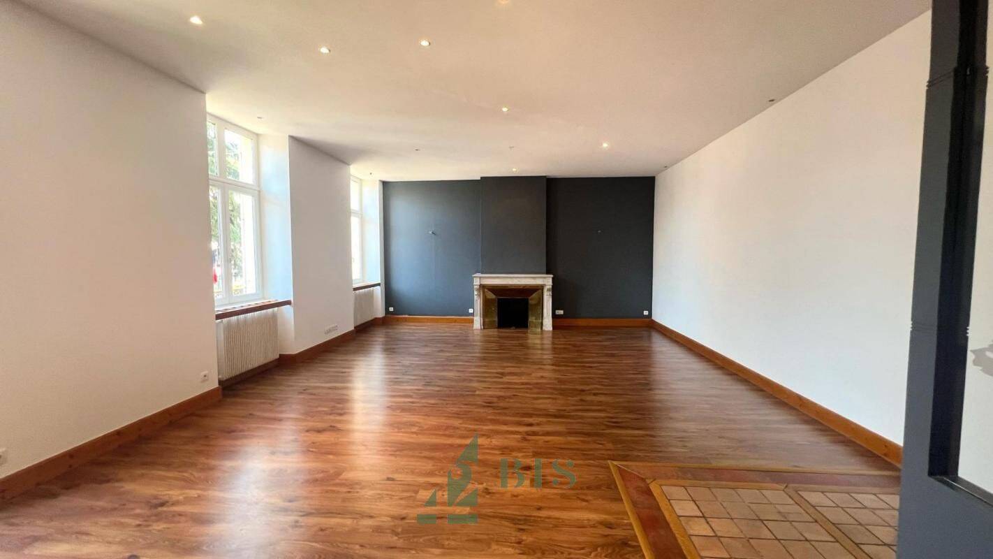Appartement 4 pièces 140 m² · à Roanne · 140 m² · 820 €